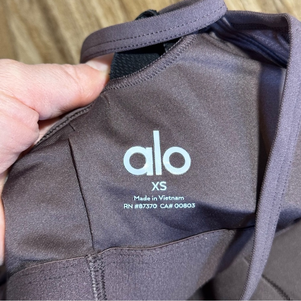 Alo Yoga Airlift Double Check tank top - Size XS - Picture 4 of 5